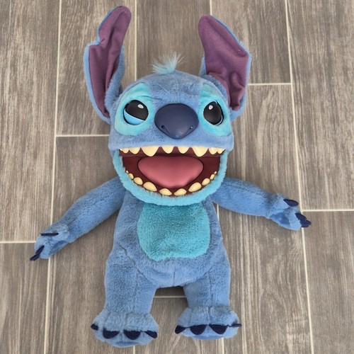 Stitch real pupazzo - stitch, mano